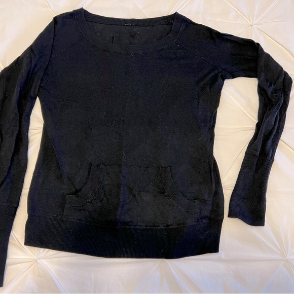 Lululemon pullover. - Picture 1 of 7